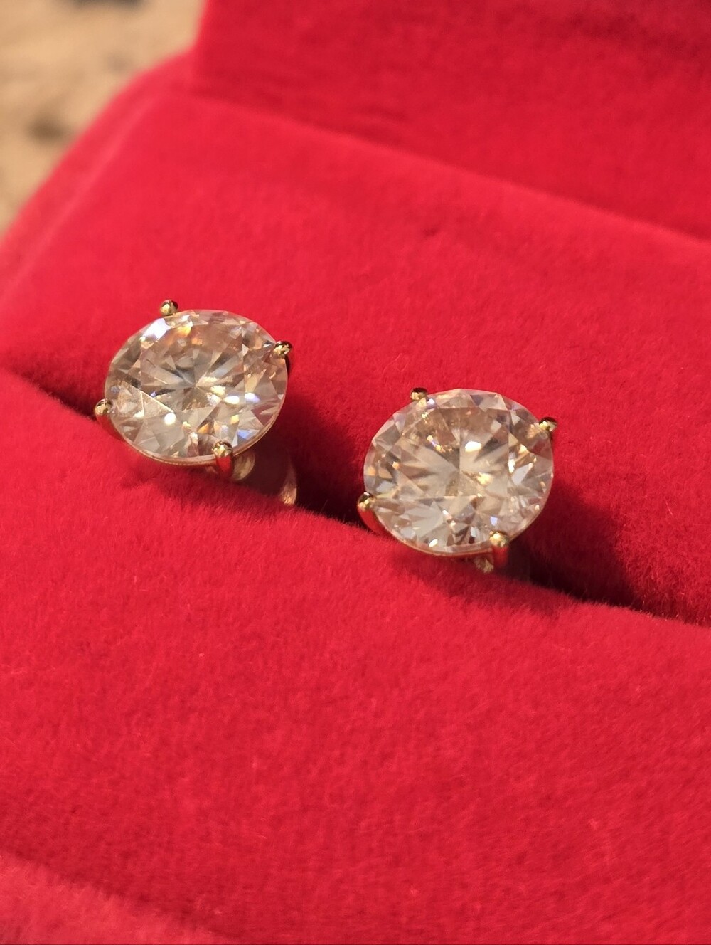 NEW Solid K18 Japan Gold Moissanite Stud Earrings 2.00 CTW 18K Yellow Gold - Picture 8 of 8